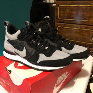 Nike Internationalist Mid